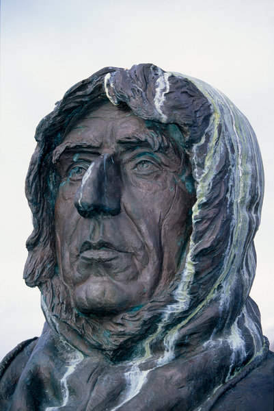 Bronsstaty av Amundsen.