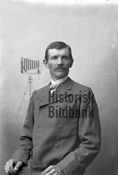 J�NSSON, KARL