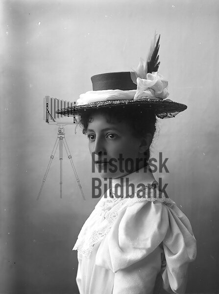 J�NSSON, JULIA