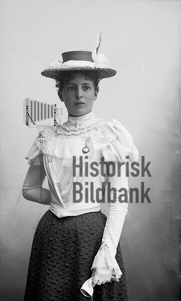 J�NSSON, JULIA