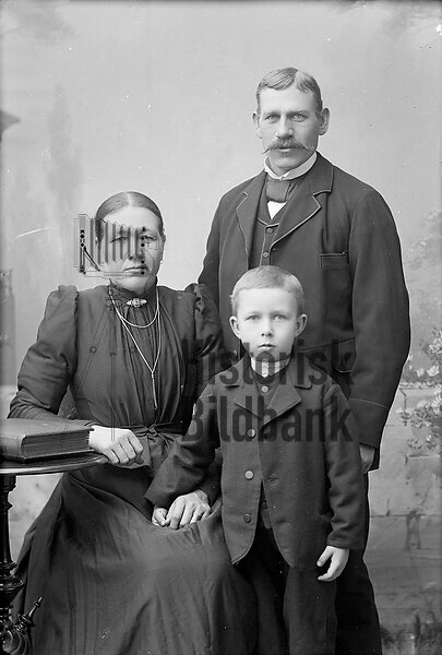 PERSSON, SVEN MED FAMILJ
