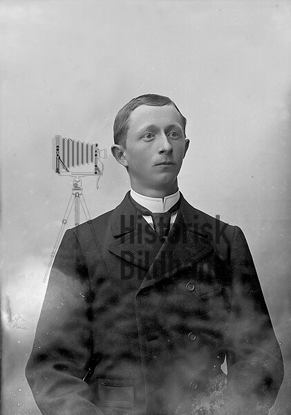 SVENSSON, AUGUST