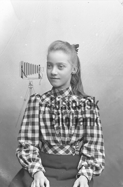 PAULSSON, ESTER