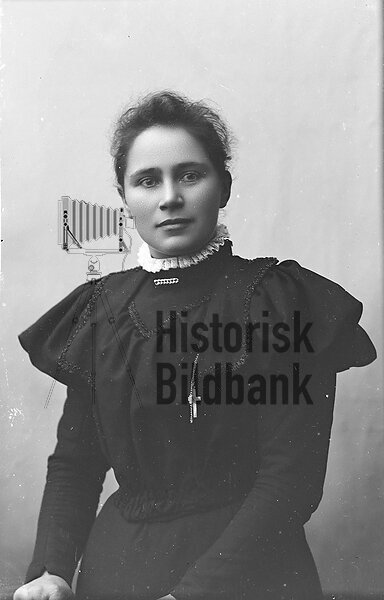 KNUTSSON, BETTY
