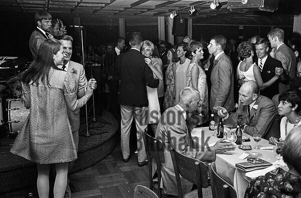 Uteliv i B�stad 1967