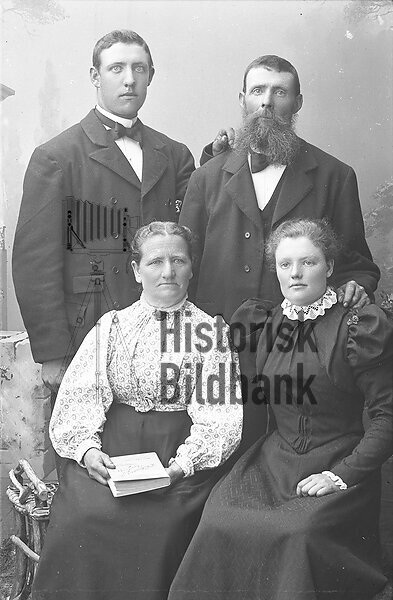 LARSSON, NILS o PETRONELLA - FAMILJ