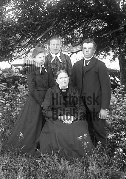 �KESSON, SISSELA