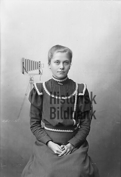 HAMMAR, HELGA