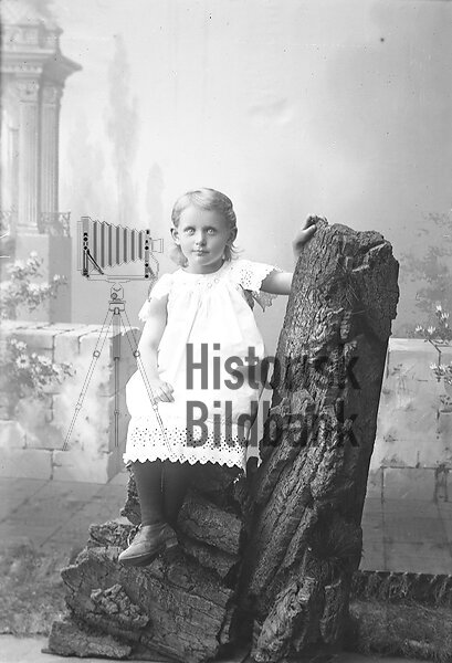 SJ�DAHL, STINA