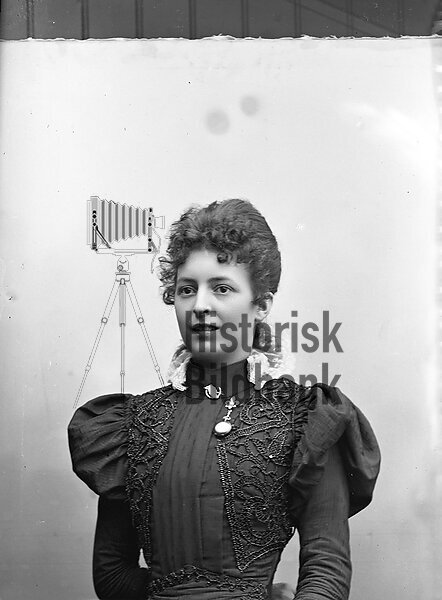 J�NSSON, JULIA