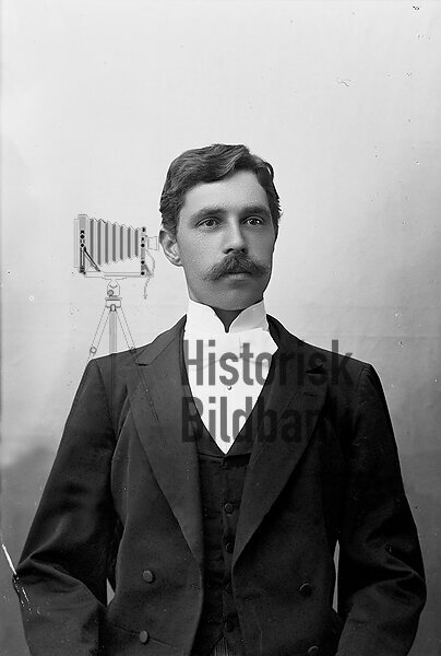P�LSSON, AUGUST