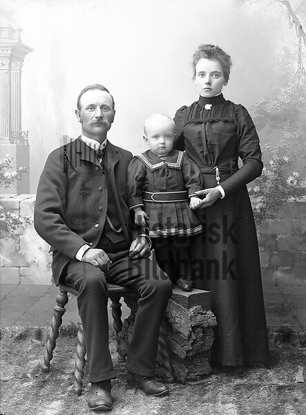 PETTERSSON, AUGUST o FRIDA