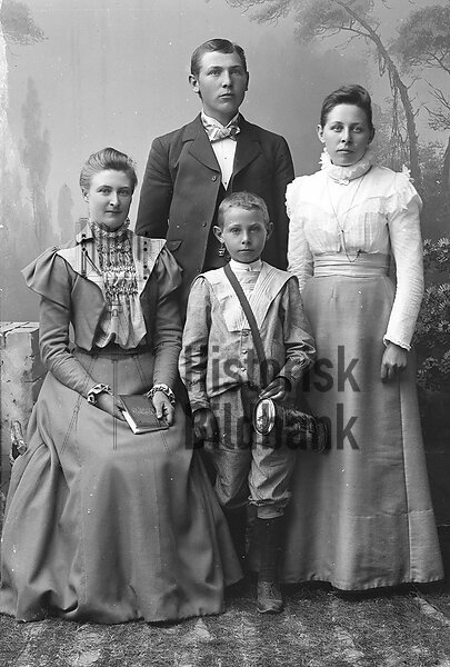 BENGTSSON, MARIA med barnen