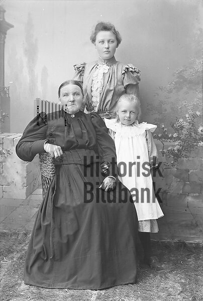 M�NSSON, KRISTINA