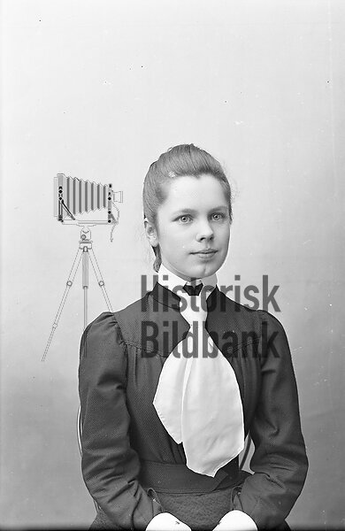 �LUND, ANNA