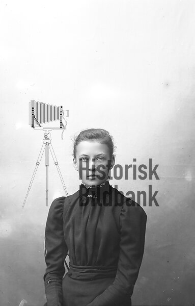 WAHLGREN, BETTY