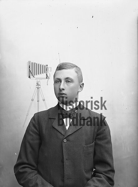 AHLSTR�M, ALEXANDER