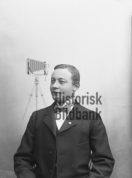 SVENSSON, �KE