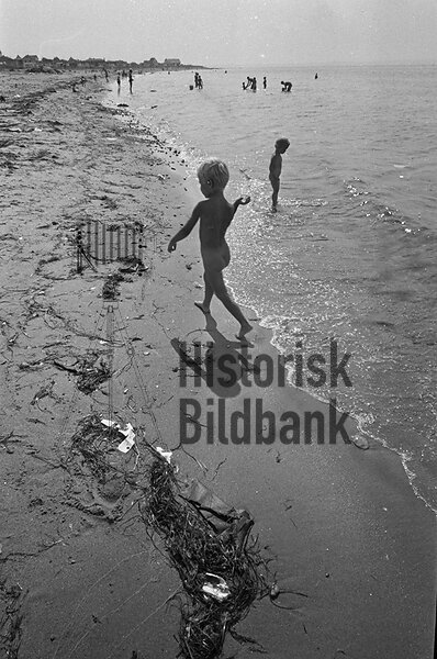 Skr�p p� badstrand