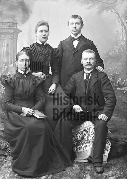 SVENSSON, LAUREL
