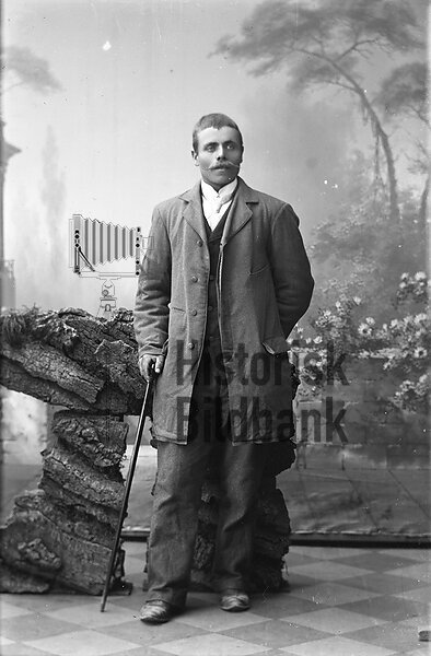 L�NN, ANTON