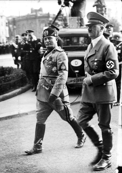 Hitler/ Mussolini