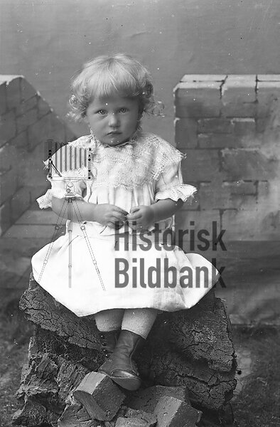 LIV�N, ANNA