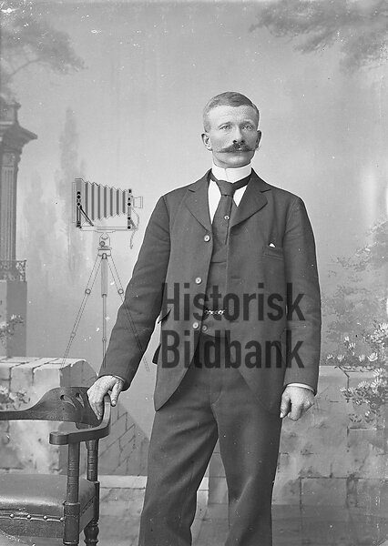 AHLSTR�M, KARL