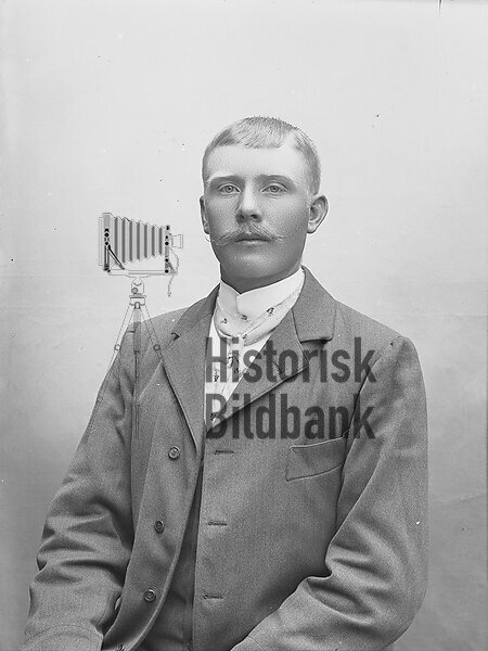 L�VGREN, HENRIK
