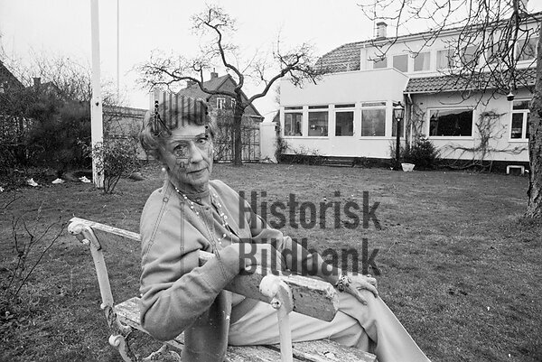 Lena Cederst�m-Wallengren