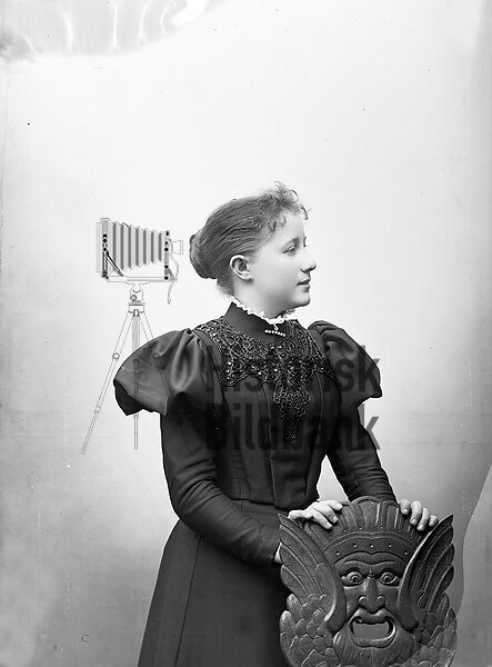 J�NSSON, GUSTAFVA, LANTBRUKAREHUSTRU