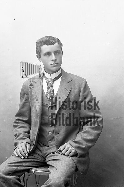 LIND�N, AUGUST