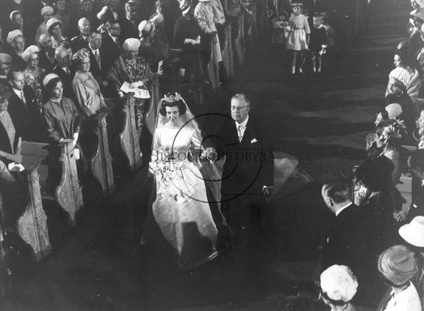 Prinsessan Desire frs fram av kung Gustav VI Adolf, 1964