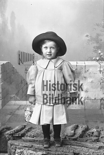 T�CKLIND, NILS
