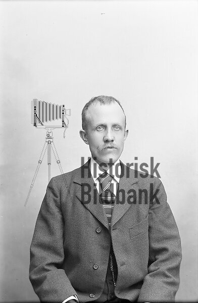 HOLMKVIST, NILS