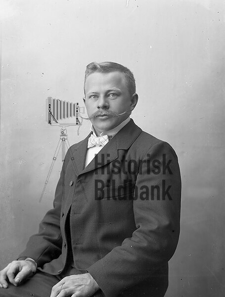 SVENSSON, AUGUST
