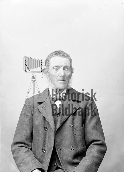 J�NSSON, P�L