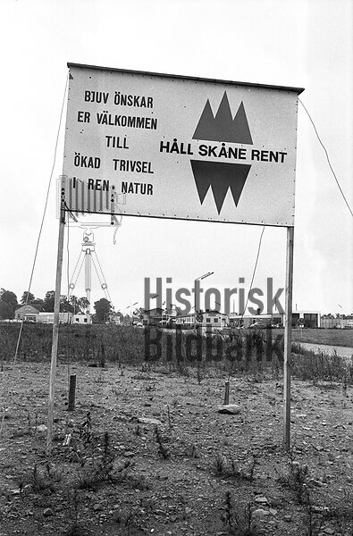 Skylt vid v�gen i Bjuv