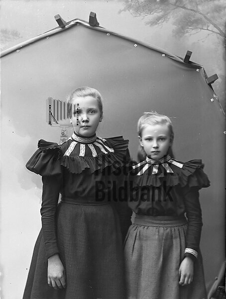 PERSSON, YVA OCH EILA
